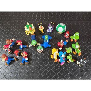 20+ Nintendo Super Mario Figurine Lot #B15